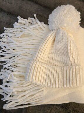 Steve Madden Cream Knit Tuque & Scarf Set | Pom-Pom | Unisex